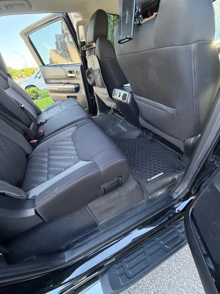 Toyota Tundra снимка Toyota Tundra