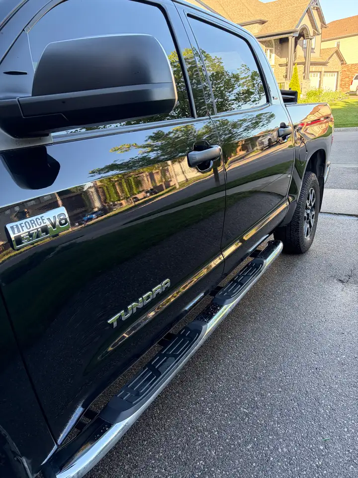 Toyota Tundra снимка Toyota Tundra