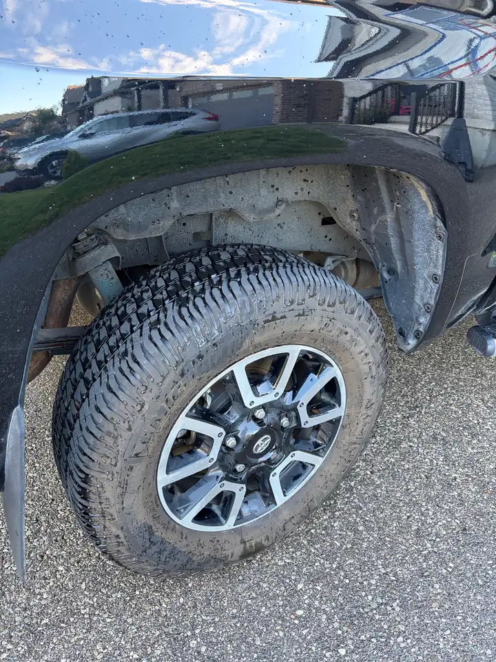 Toyota Tundra снимка Toyota Tundra