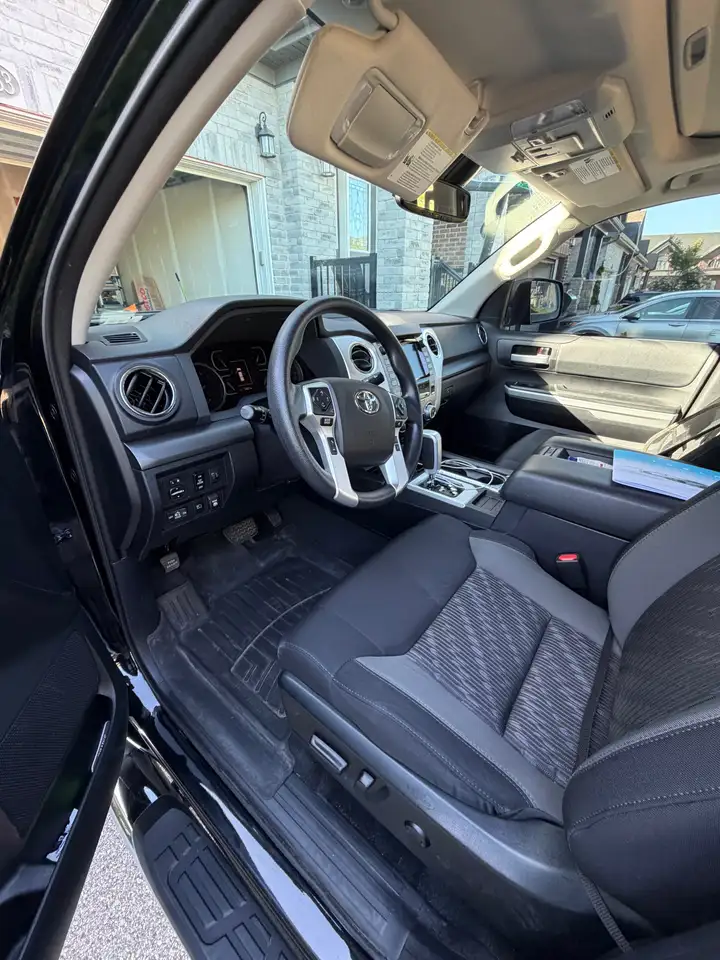 Toyota Tundra снимка Toyota Tundra