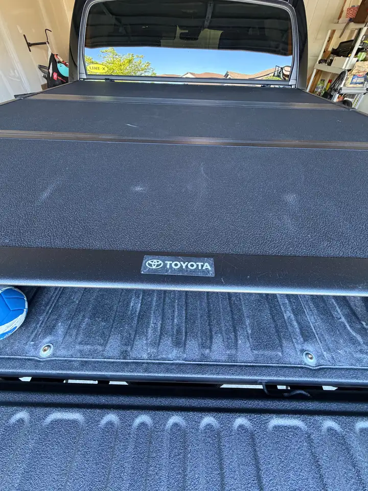 Toyota Tundra снимка Toyota Tundra
