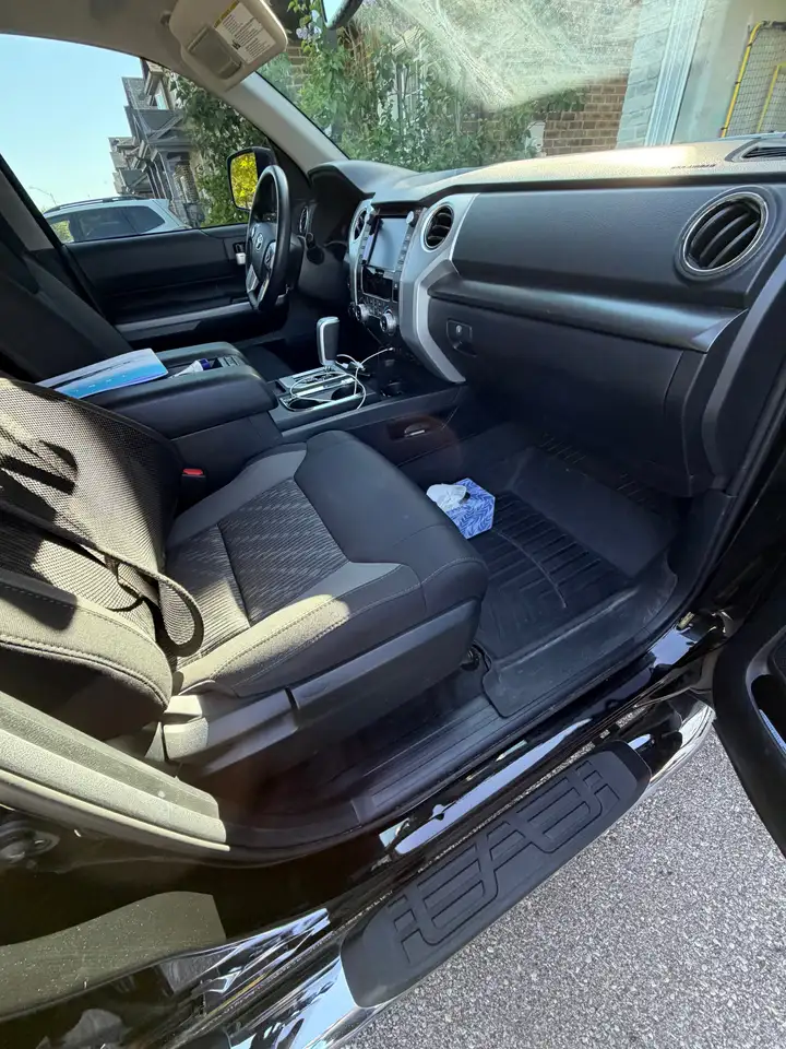 Toyota Tundra снимка Toyota Tundra