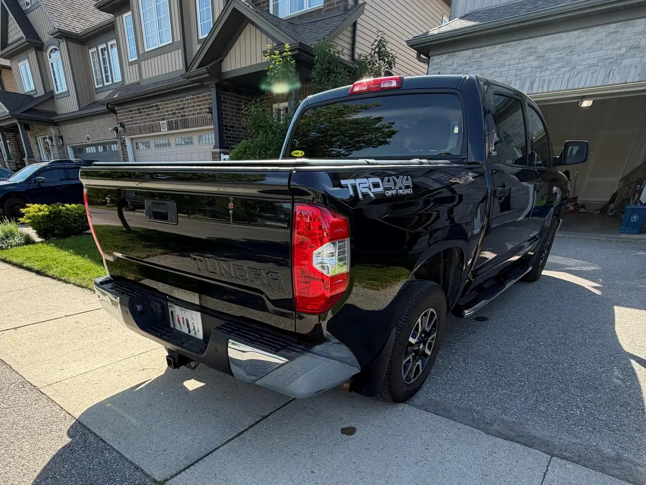Toyota Tundra снимка Toyota Tundra