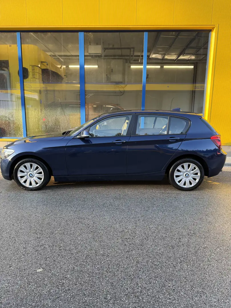 BMW 116 116d Blau - 2