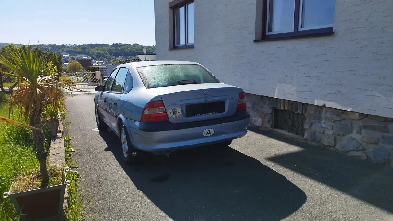 Opel Vectra 1.6, foto 4