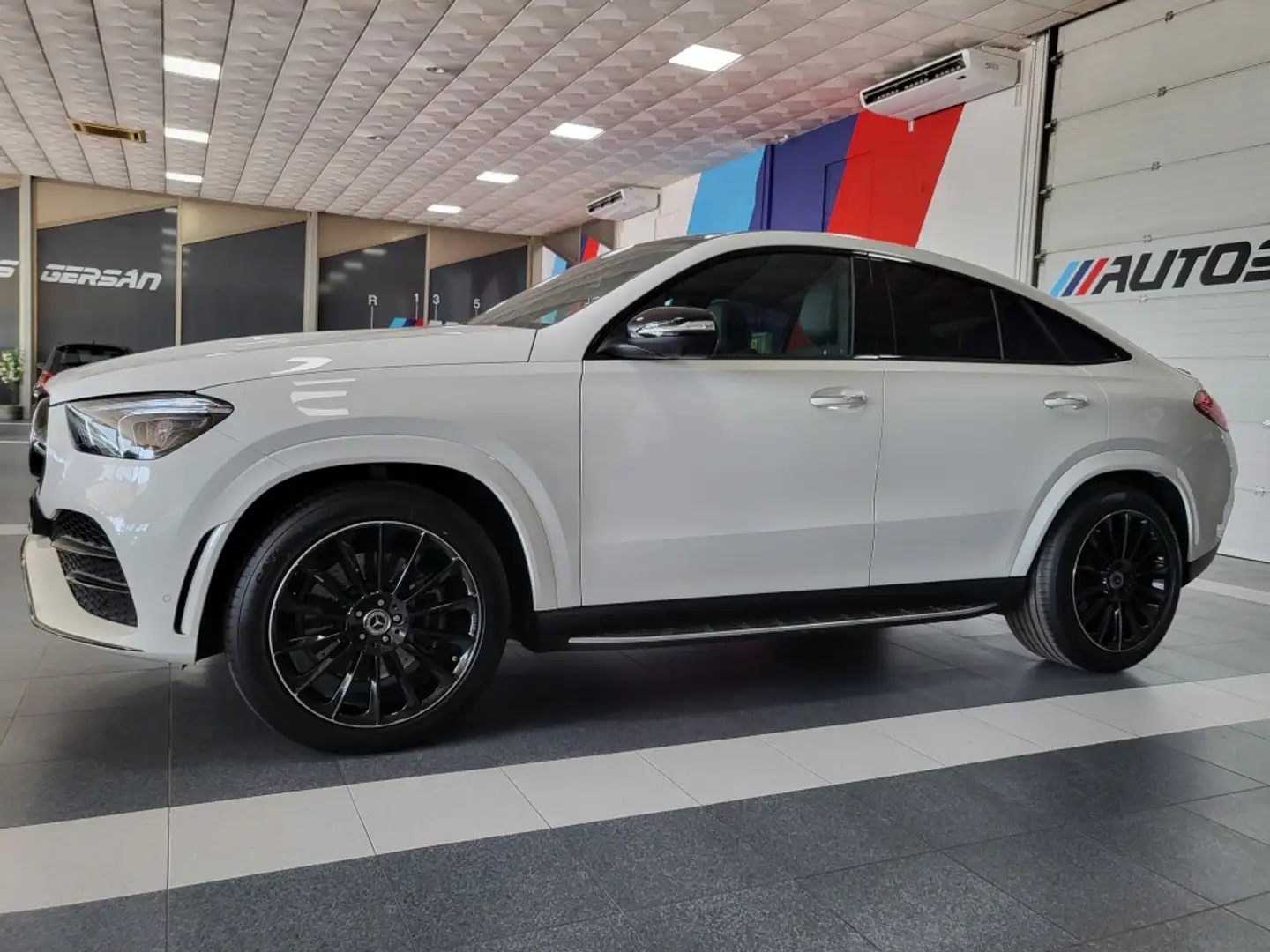 Mercedes-Benz GLE 300 Coupé 300d 4Matic Aut. Blanc - 2