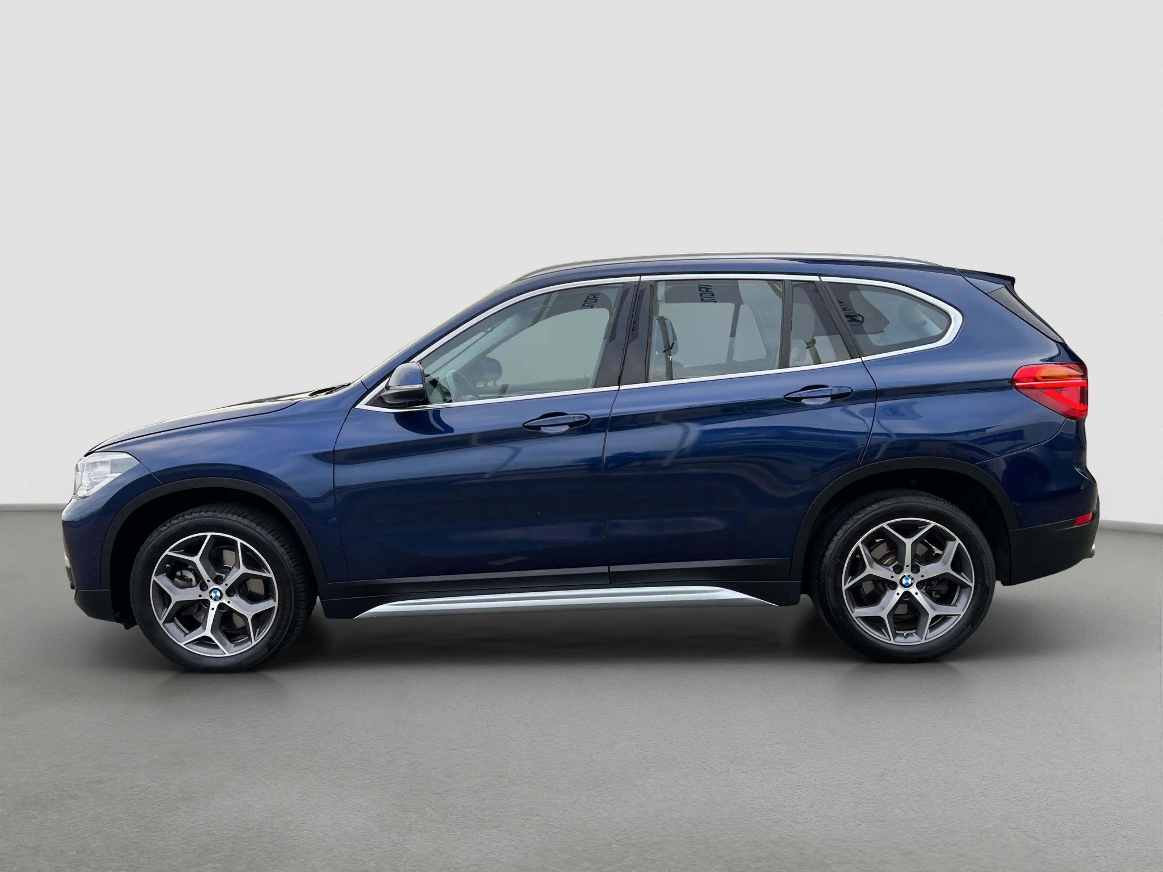 BMW X1 sDrive20i High Executive Automaat | Camera | Leder — photo 3