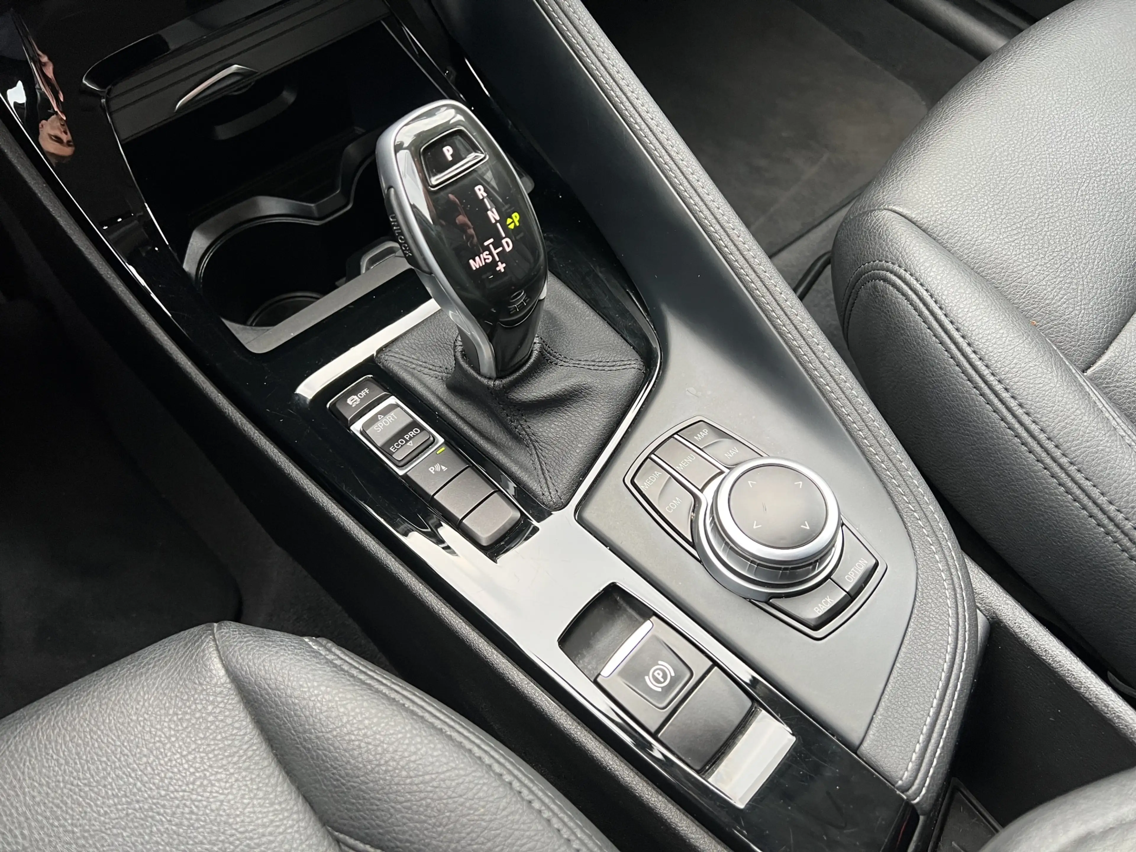 BMW X1 sDrive20i High Executive Automaat | Camera | Leder — photo 25