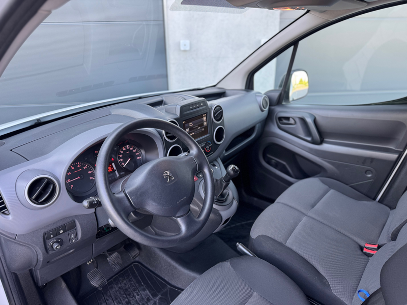 Peugeot Partner 1.6 BlueHDi — photo 11
