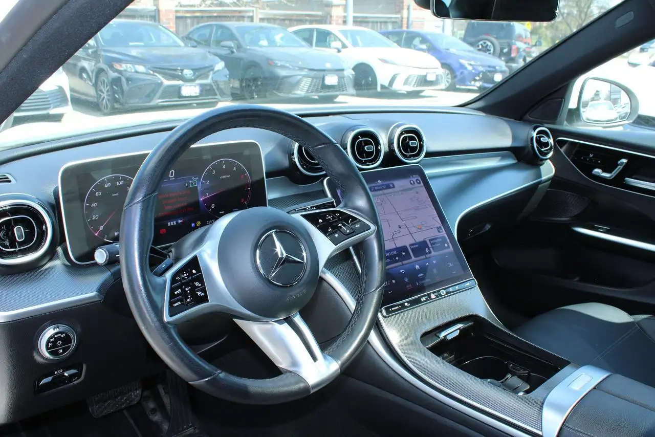 Mercedes-Benz C-Class снимка Mercedes-Benz C-Class