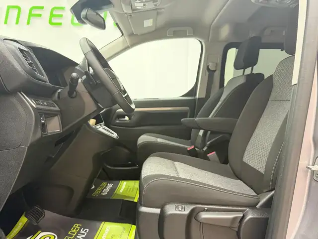 Toyota Proace Verso view 12