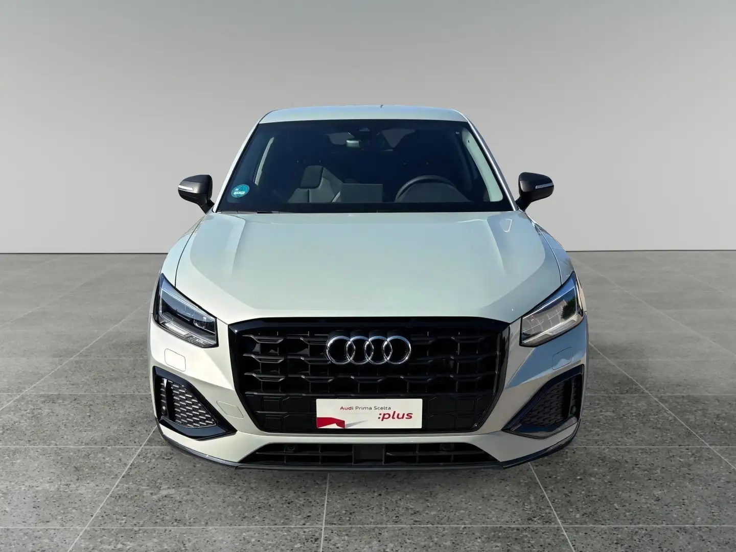 Audi Q2 30 TDI S tronic Business Advanced Silber - 2
