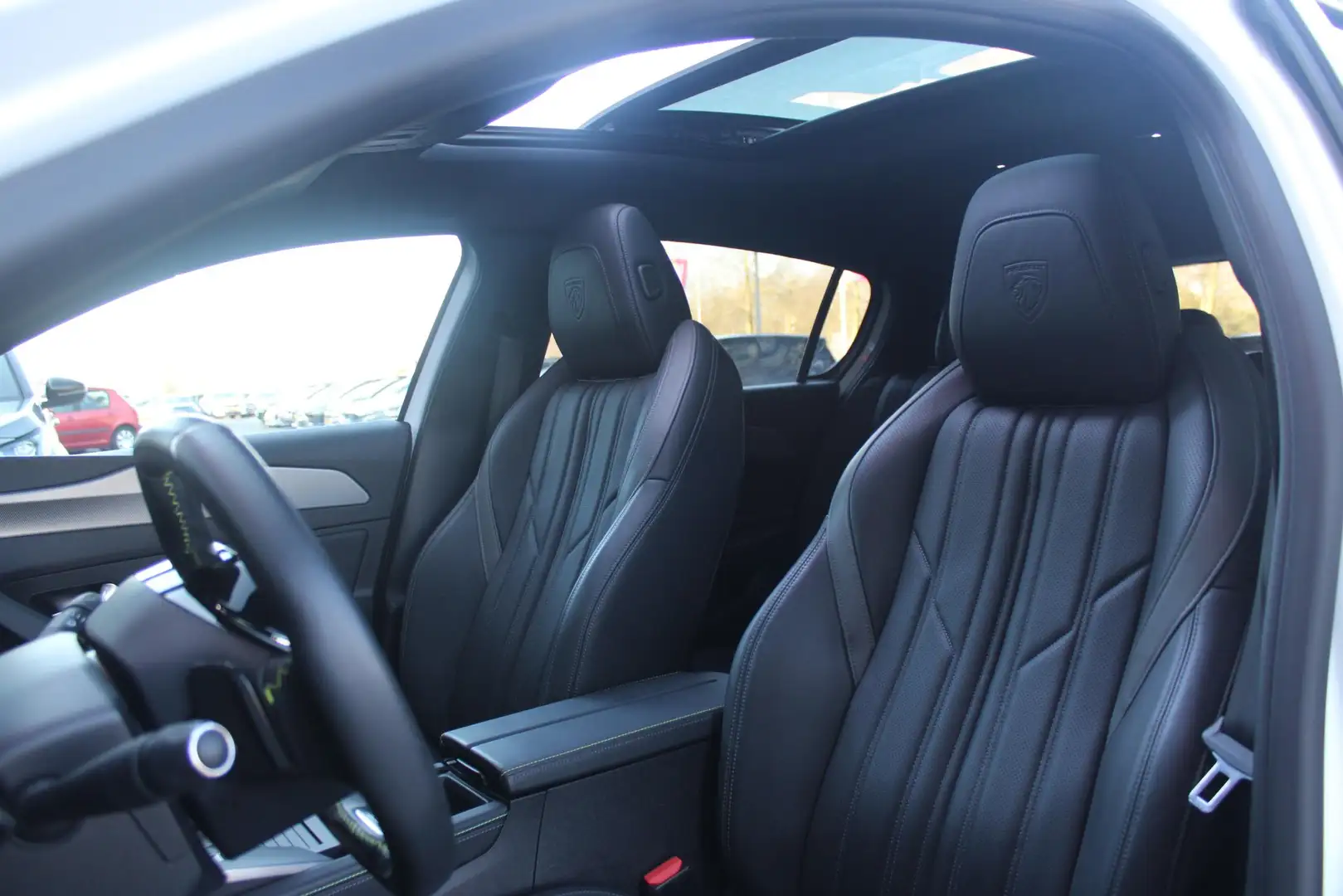 Peugeot 308 1.6 HYbrid 225PK GT PACK BUSINESS | PANORAMISCH SC Wit - 2