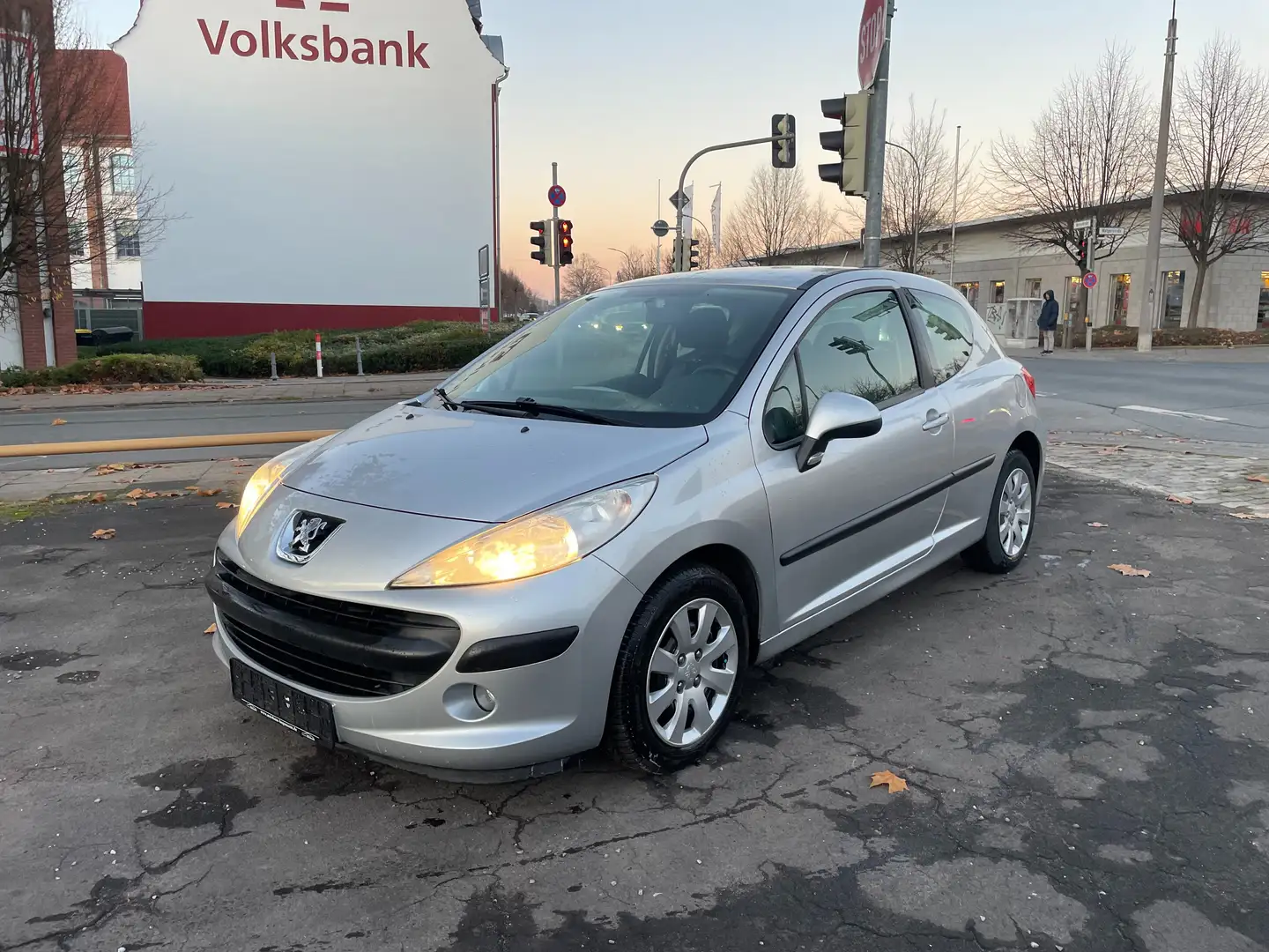 Peugeot 207 TENDANCE*KLIMA*ISOFIX*100.000*TKM*TÜV*03/2027* Grau - 1