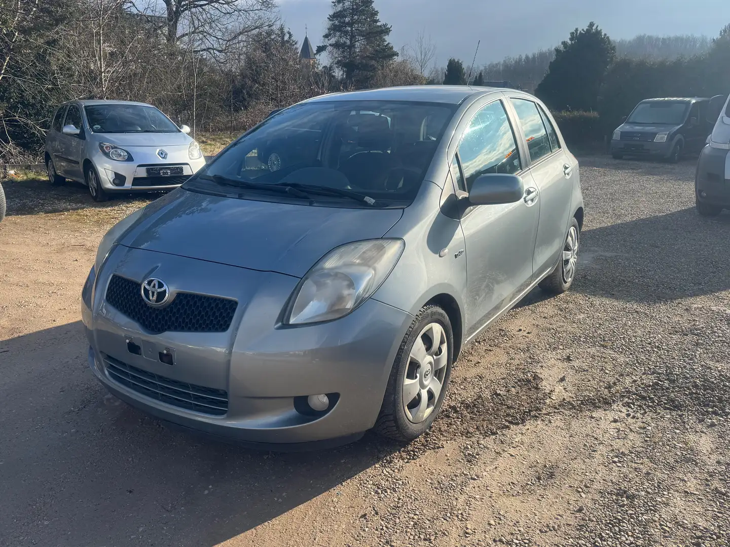 Toyota Yaris - 1