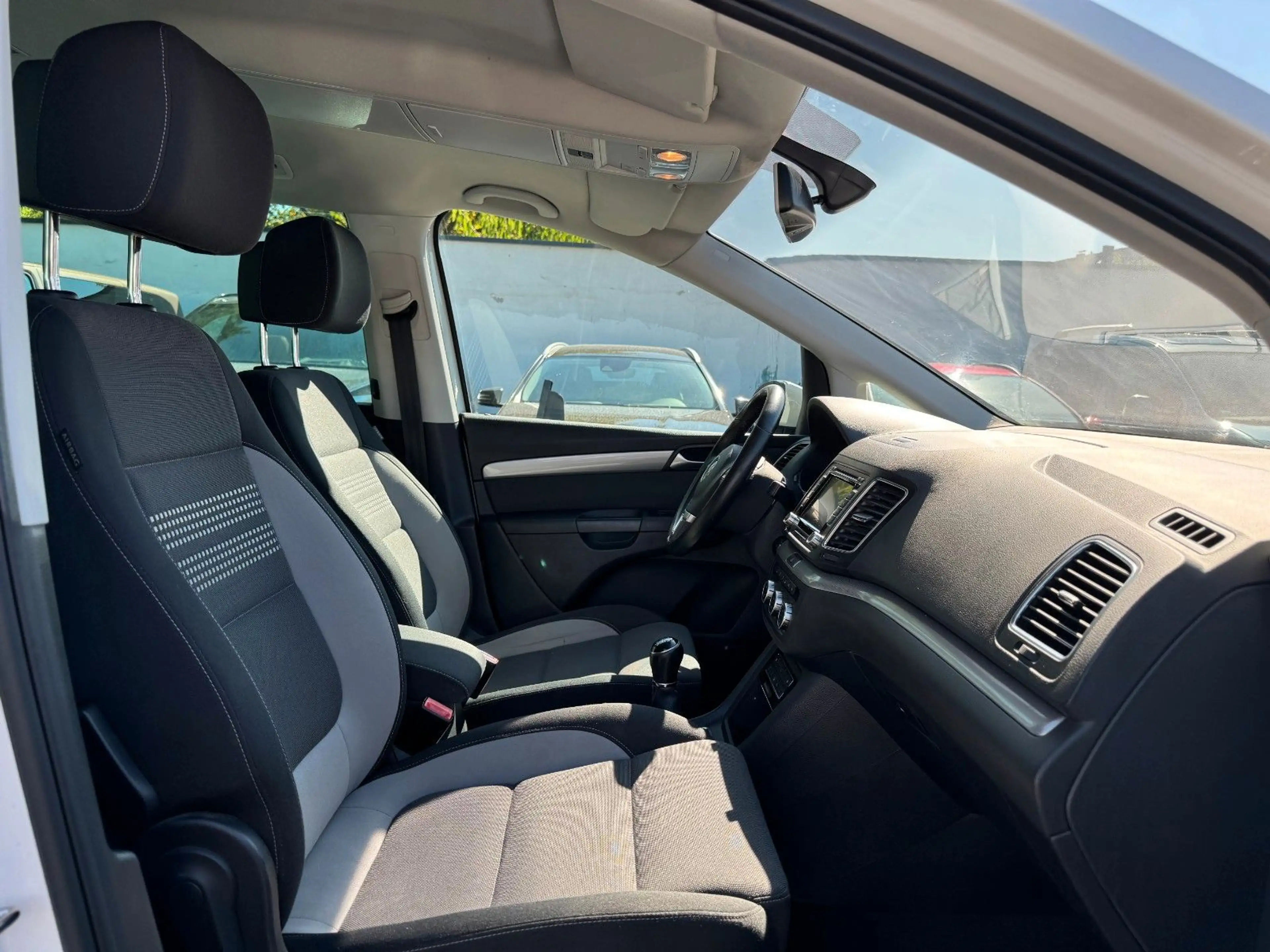 Volkswagen Sharan Comfortline 1.4 TSI 7-Sitzer*Bi-Xenon* — photo 15