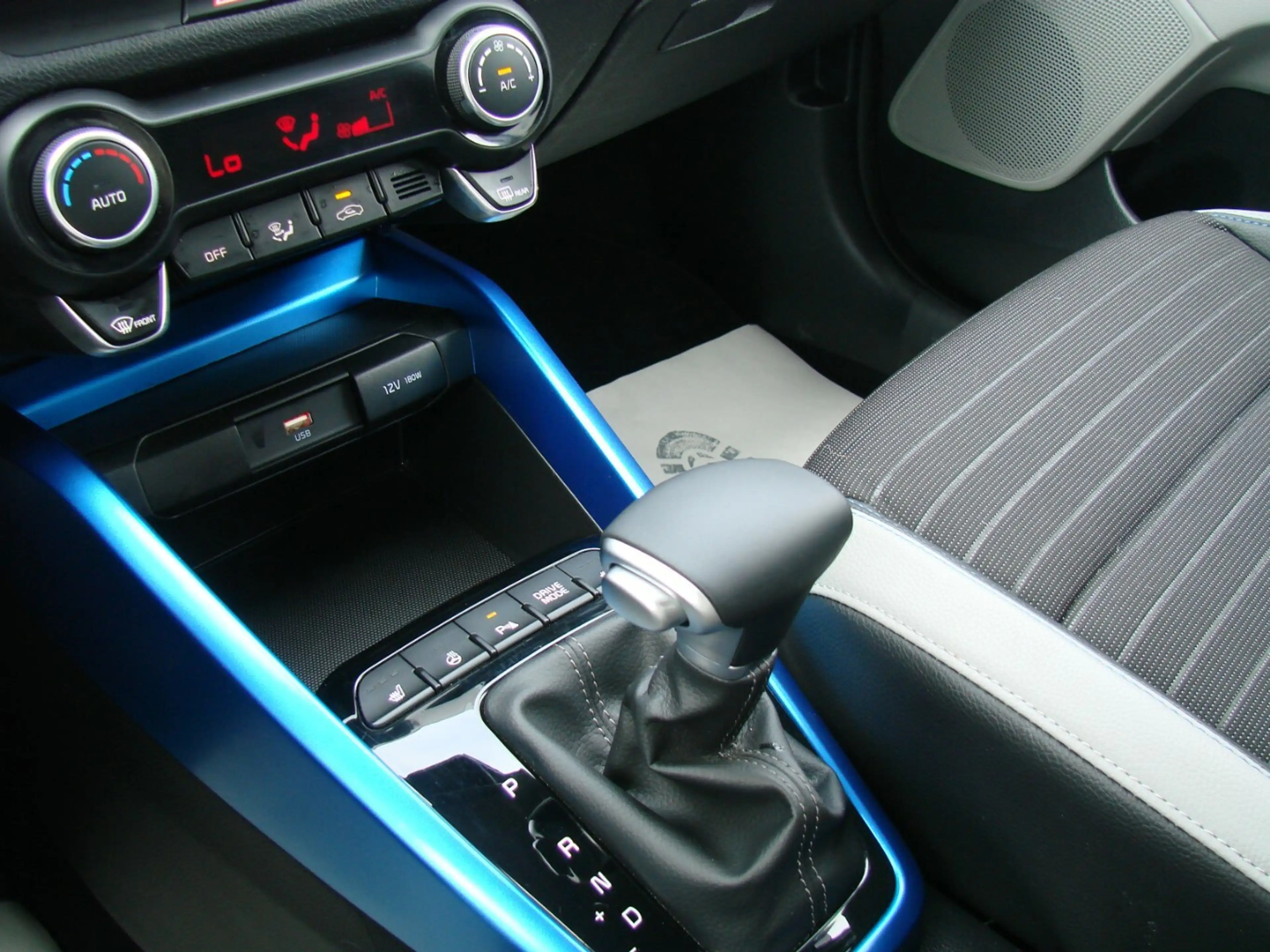 Kia Stonic 1.0 T-GDI Mild-Hybrid Nightline Edition LED ACC — photo 11