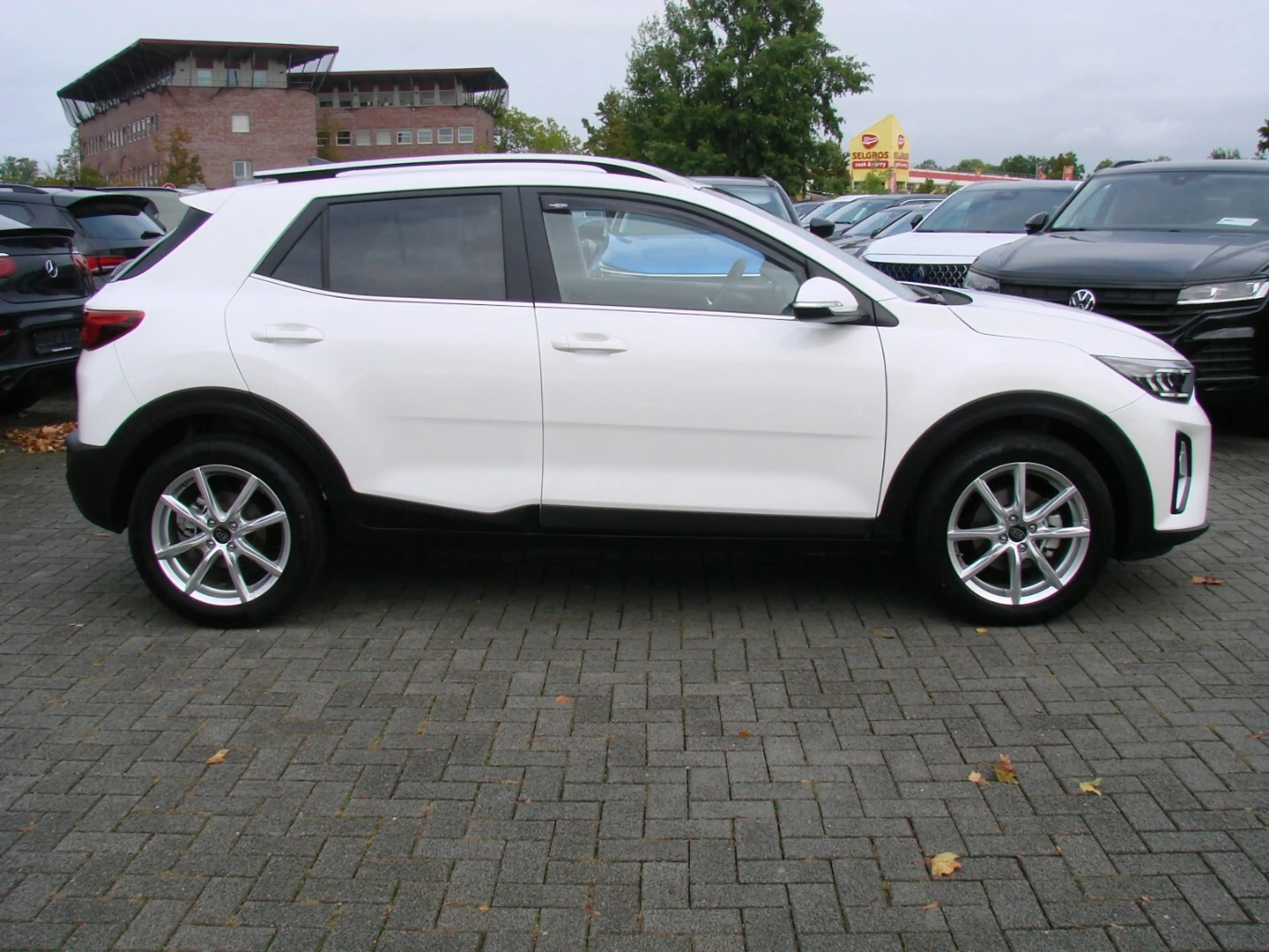 Kia Stonic 1.0 T-GDI Mild-Hybrid Nightline Edition LED ACC — photo 4