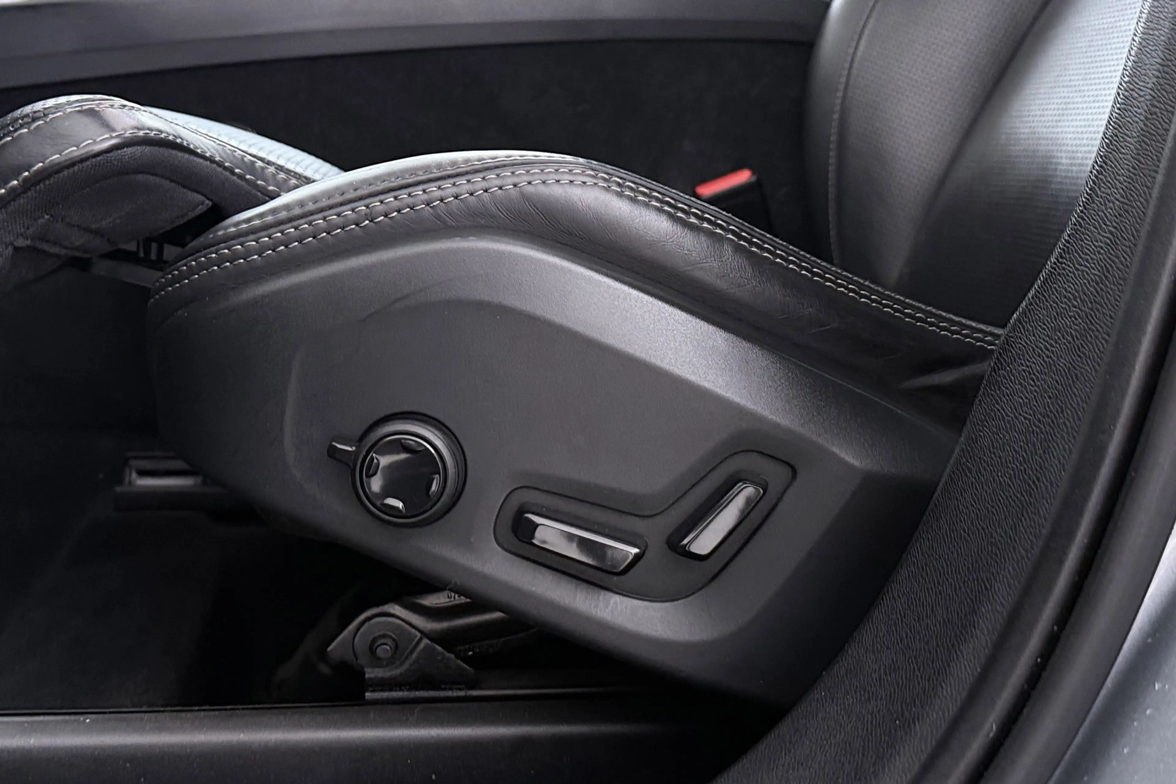 Volvo XC60 2.0 D4 AWD Inscription | Trekhaak | Panoramadak | — photo 44