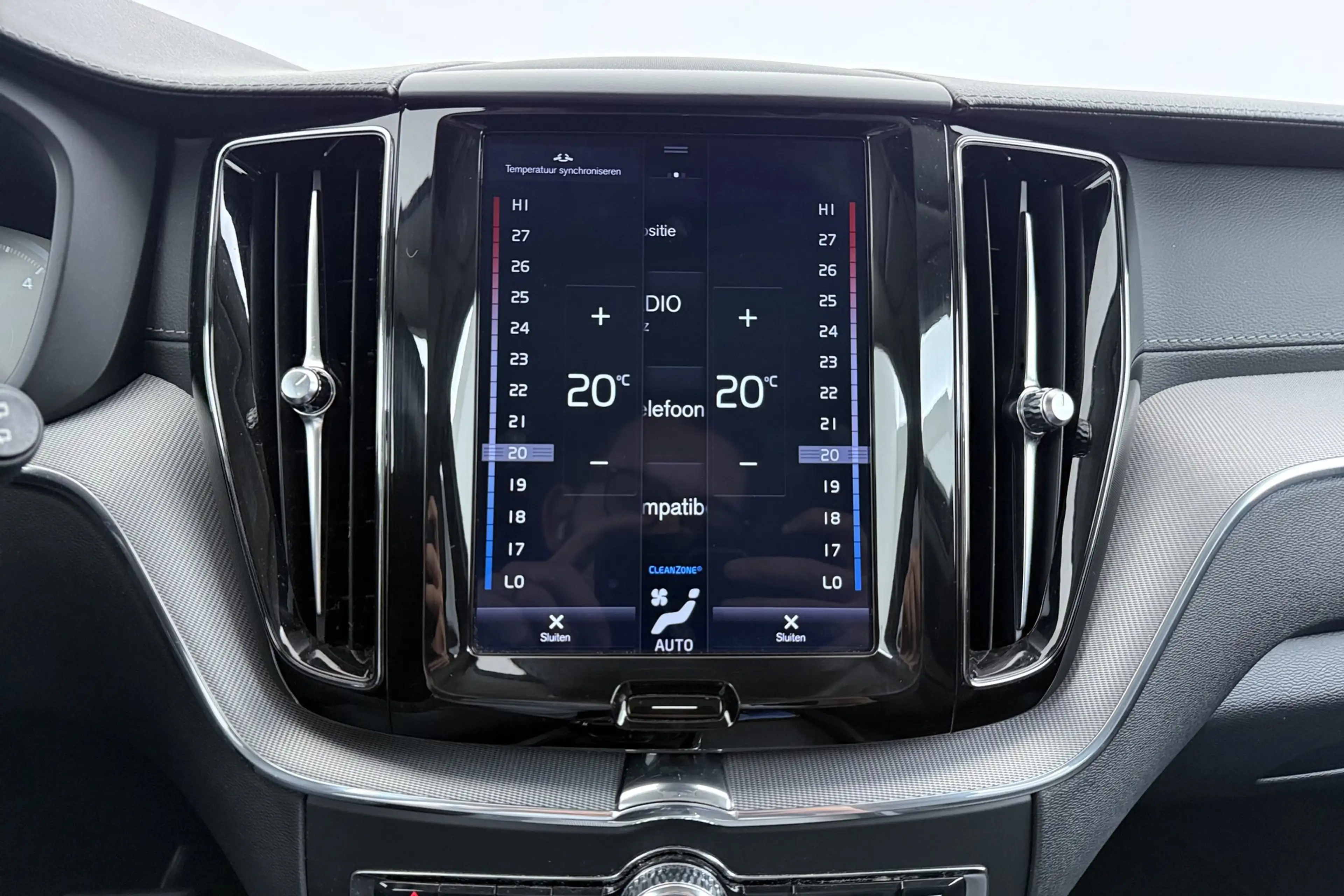 Volvo XC60 2.0 D4 AWD Inscription | Trekhaak | Panoramadak | — photo 25
