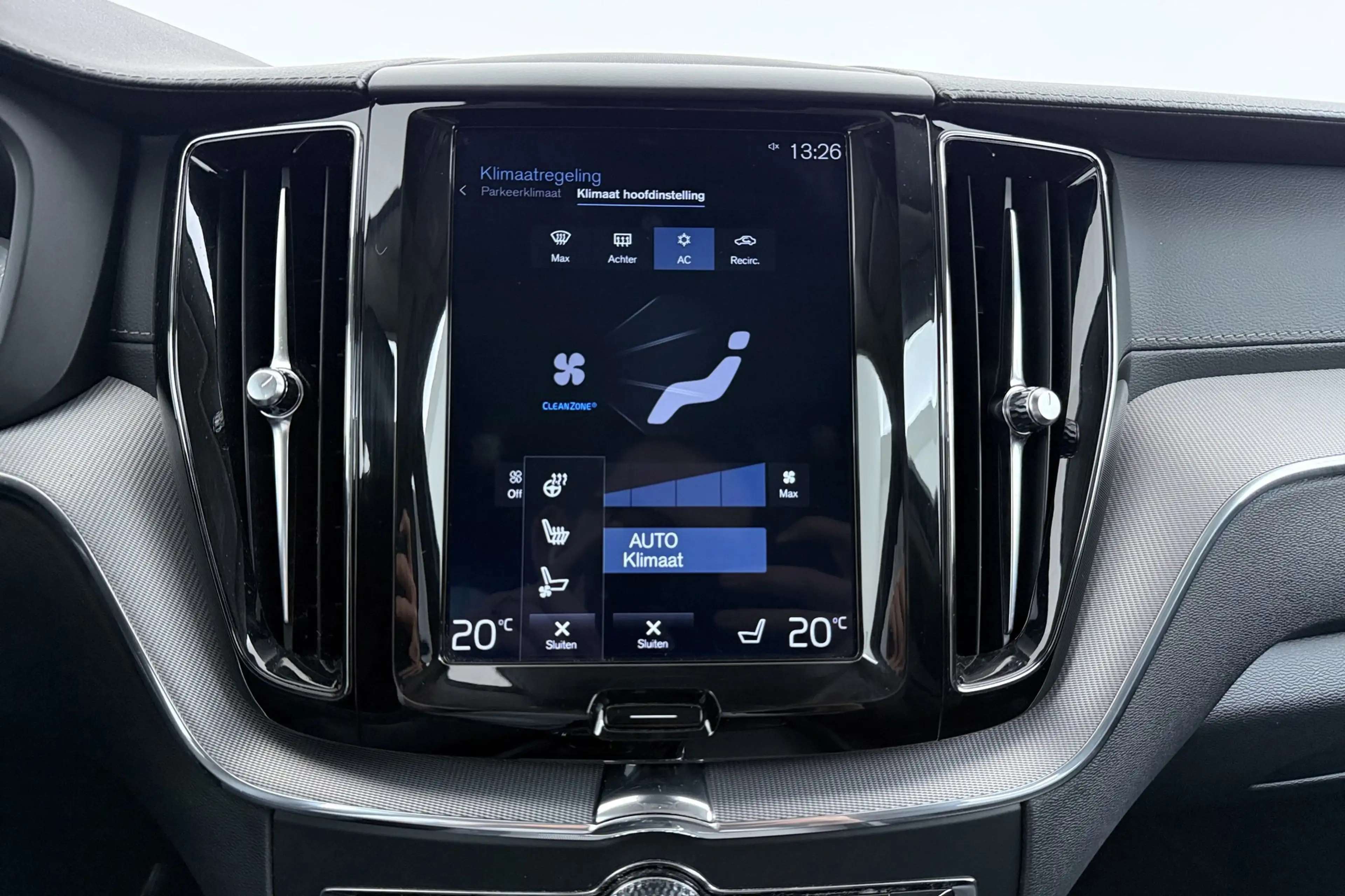 Volvo XC60 2.0 D4 AWD Inscription | Trekhaak | Panoramadak | — photo 27