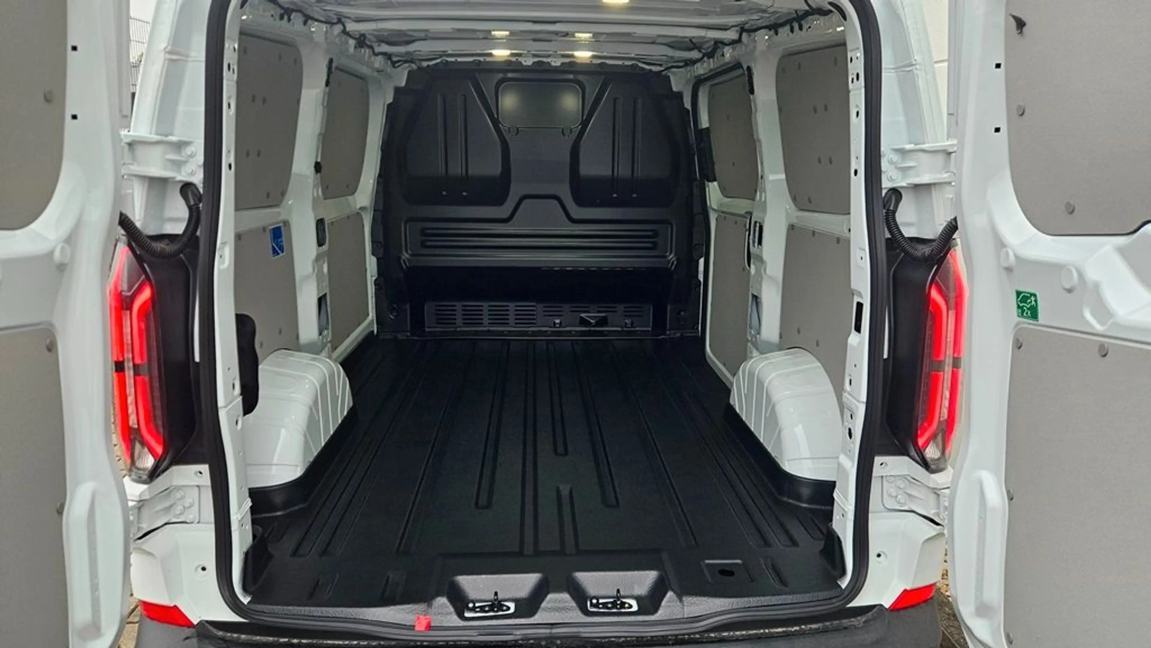 Ford Transit Custom BEV Kasten L1 AHK Sitzheizung — photo 4