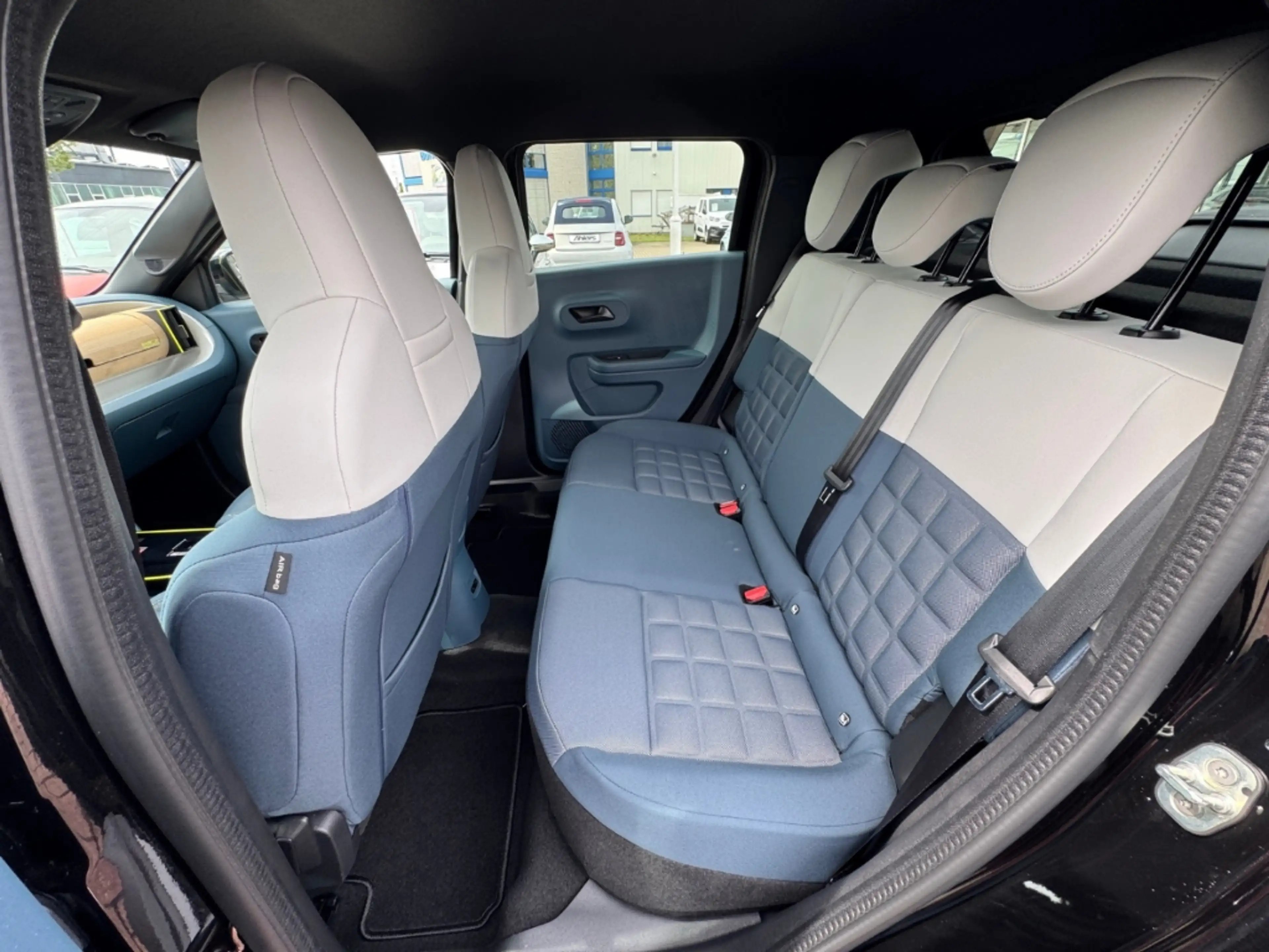 Fiat Grande Panda La Prima+AUTOMATIK+NAVI+KAMERA+CARPLAY+SHZ+KLIMA+ — photo 17