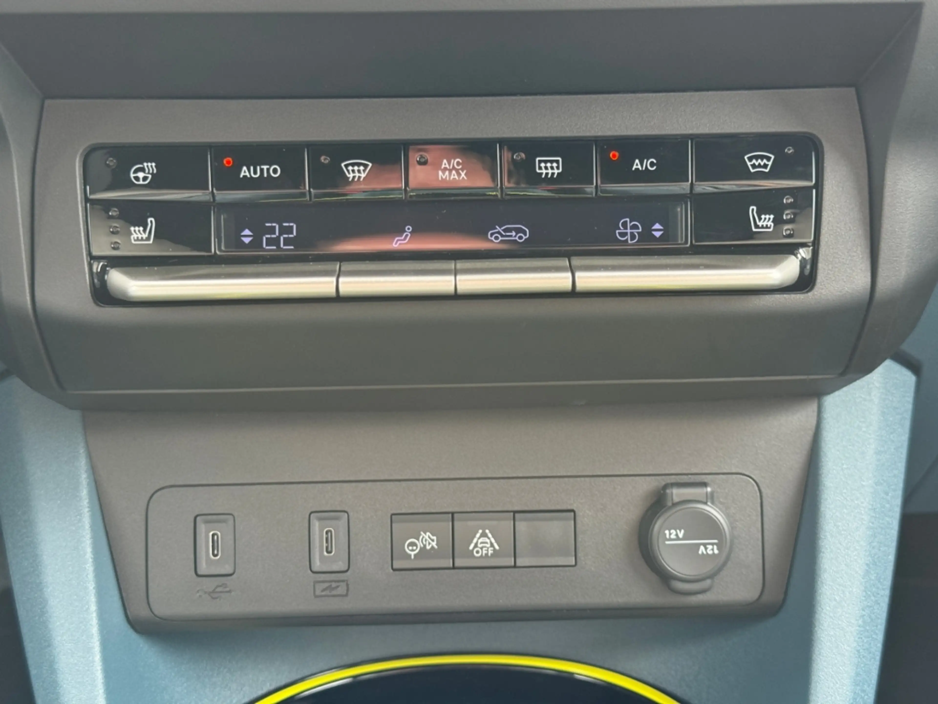 Fiat Grande Panda La Prima+AUTOMATIK+NAVI+KAMERA+CARPLAY+SHZ+KLIMA+ — photo 32