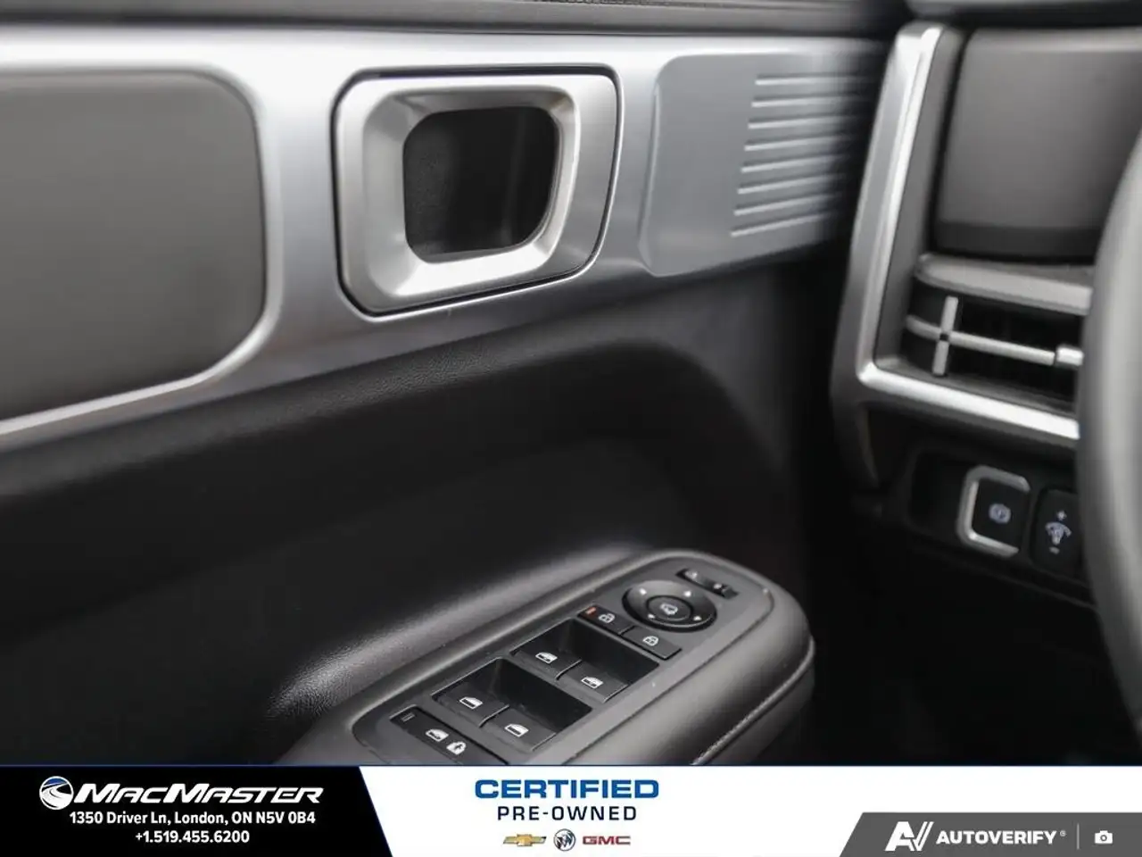 Hyundai SANTA FE photo Hyundai SANTA FE