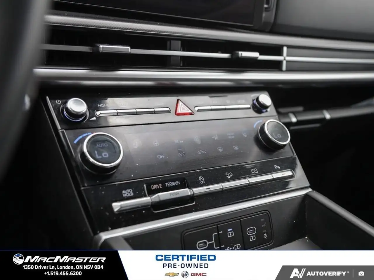 Hyundai SANTA FE photo Hyundai SANTA FE