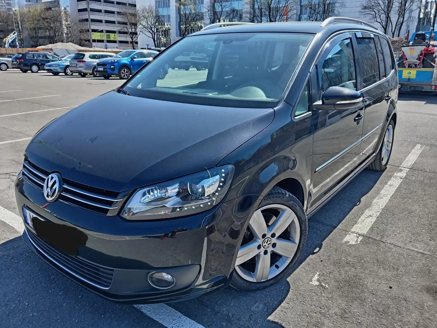 Volkswagen Touran 2.0 TDI DPF DSG Highline - 1