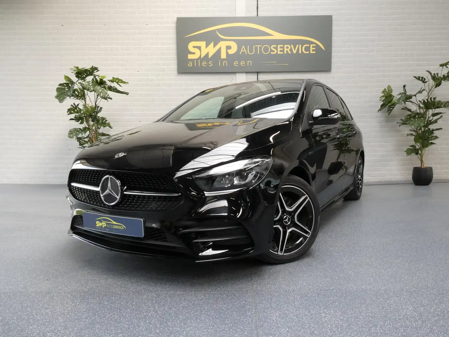 Mercedes-Benz B 250 e Business Solution AMG | Navi | Sfeer Zwart - 1