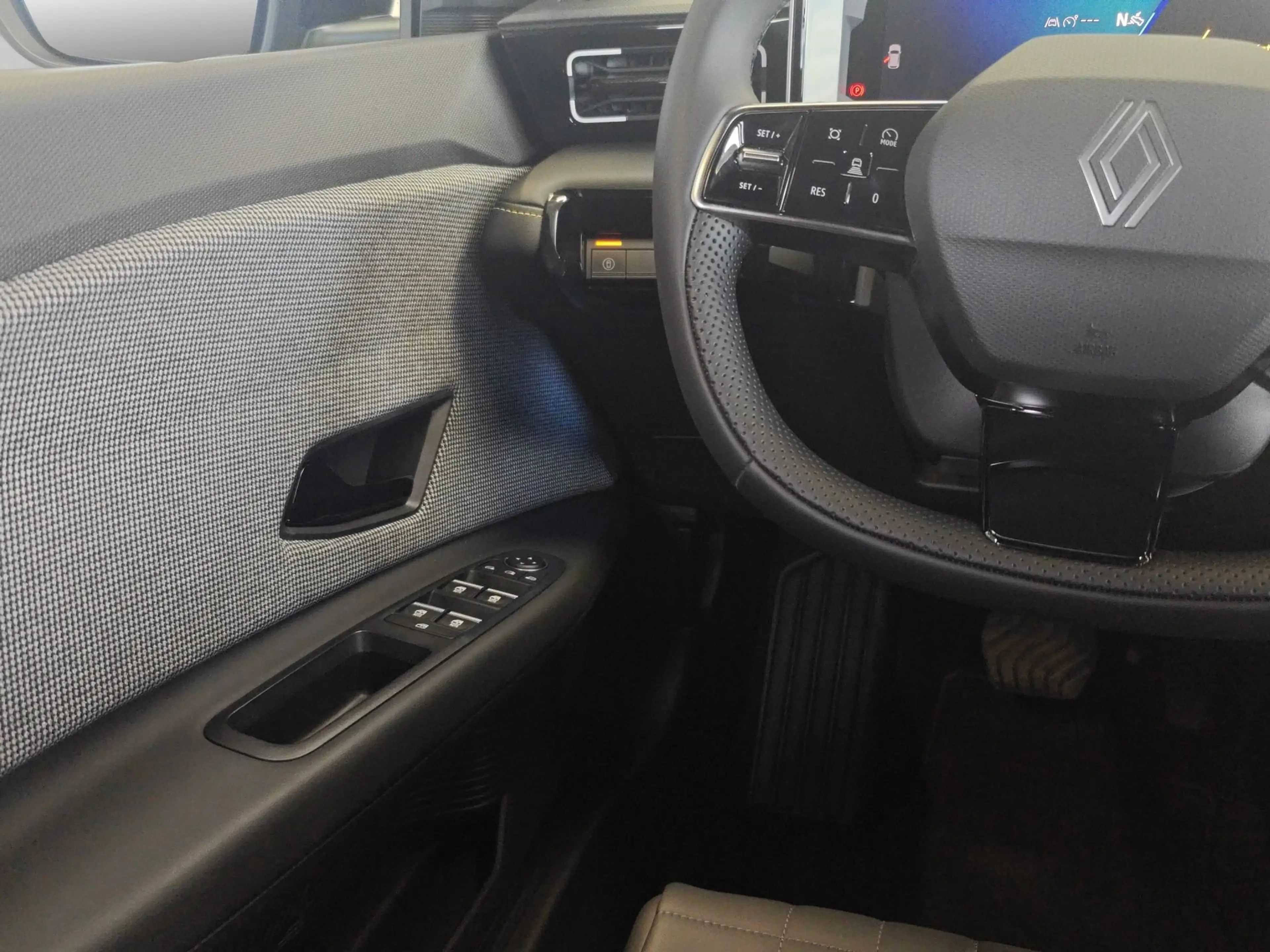 Renault R 4 EV 52 kWh Techno — photo 10