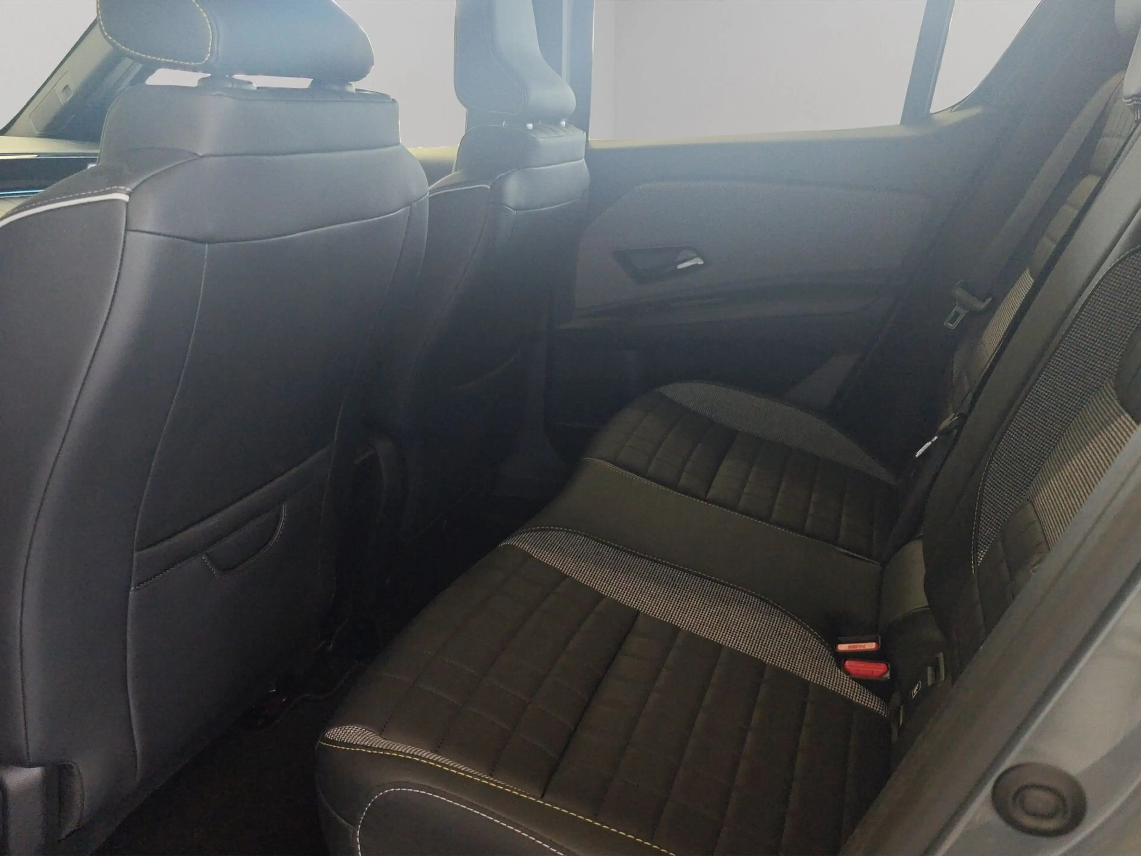 Renault R 4 EV 52 kWh Techno — photo 11
