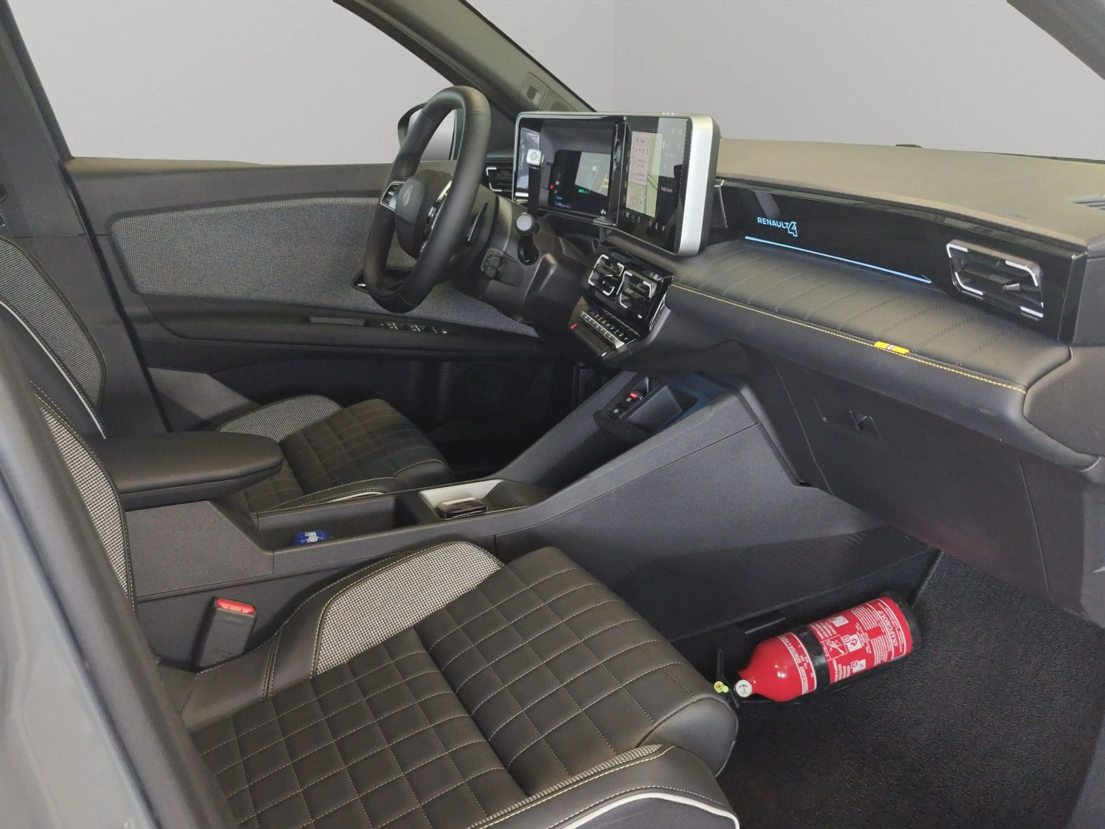 Renault R 4 EV 52 kWh Techno — photo 15