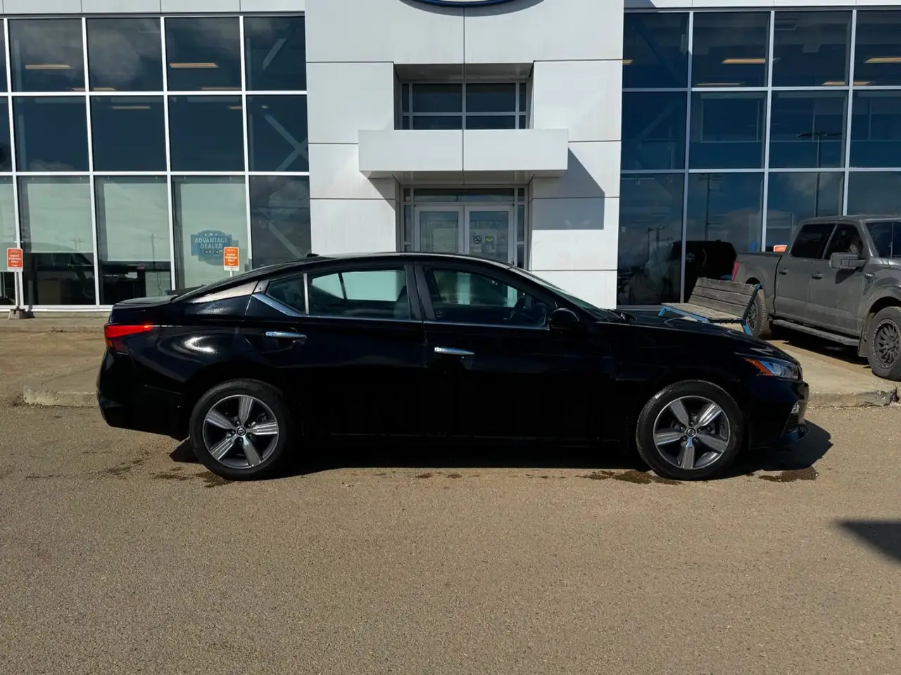 Nissan Altima снимка Nissan Altima