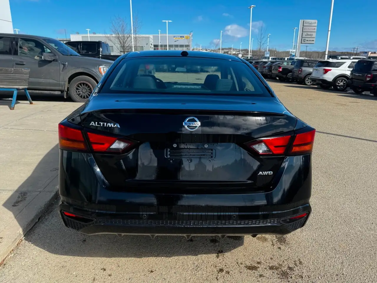 Nissan Altima снимка Nissan Altima