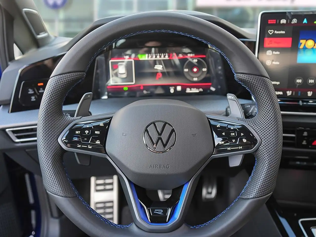 Volkswagen Golf R снимка Volkswagen Golf R