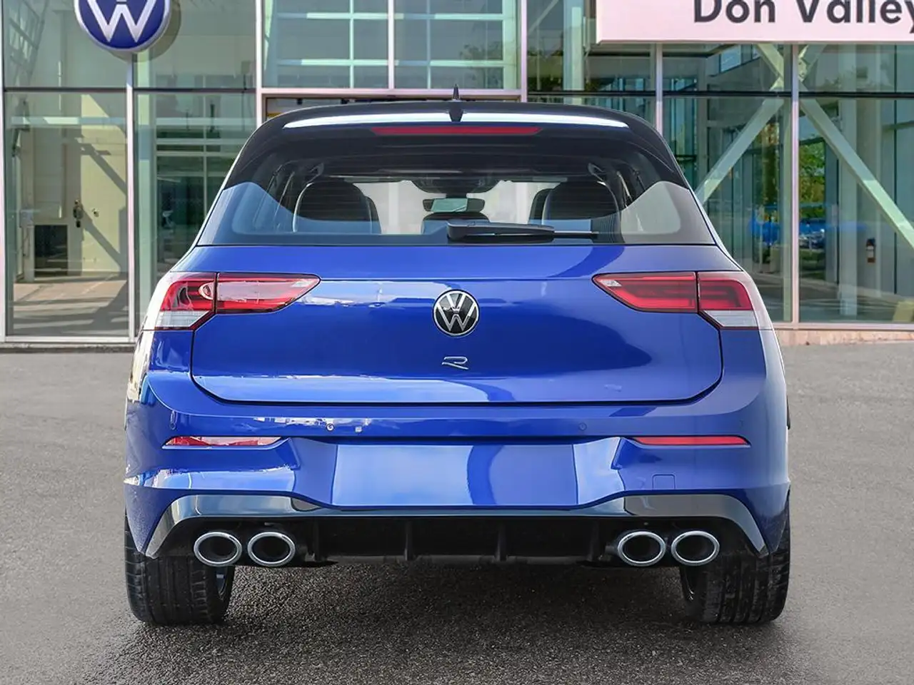 Volkswagen Golf R снимка Volkswagen Golf R