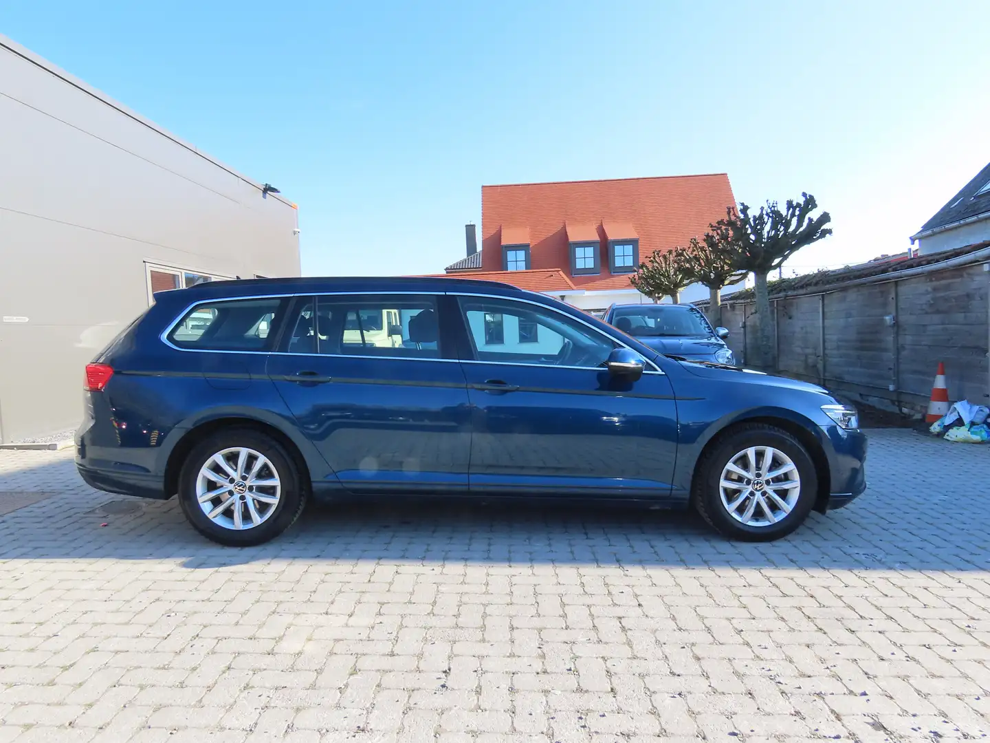 Volkswagen Passat Variant SW 1.5 TSI Style Business OPF DSG (EU6AP) Bleu - 2