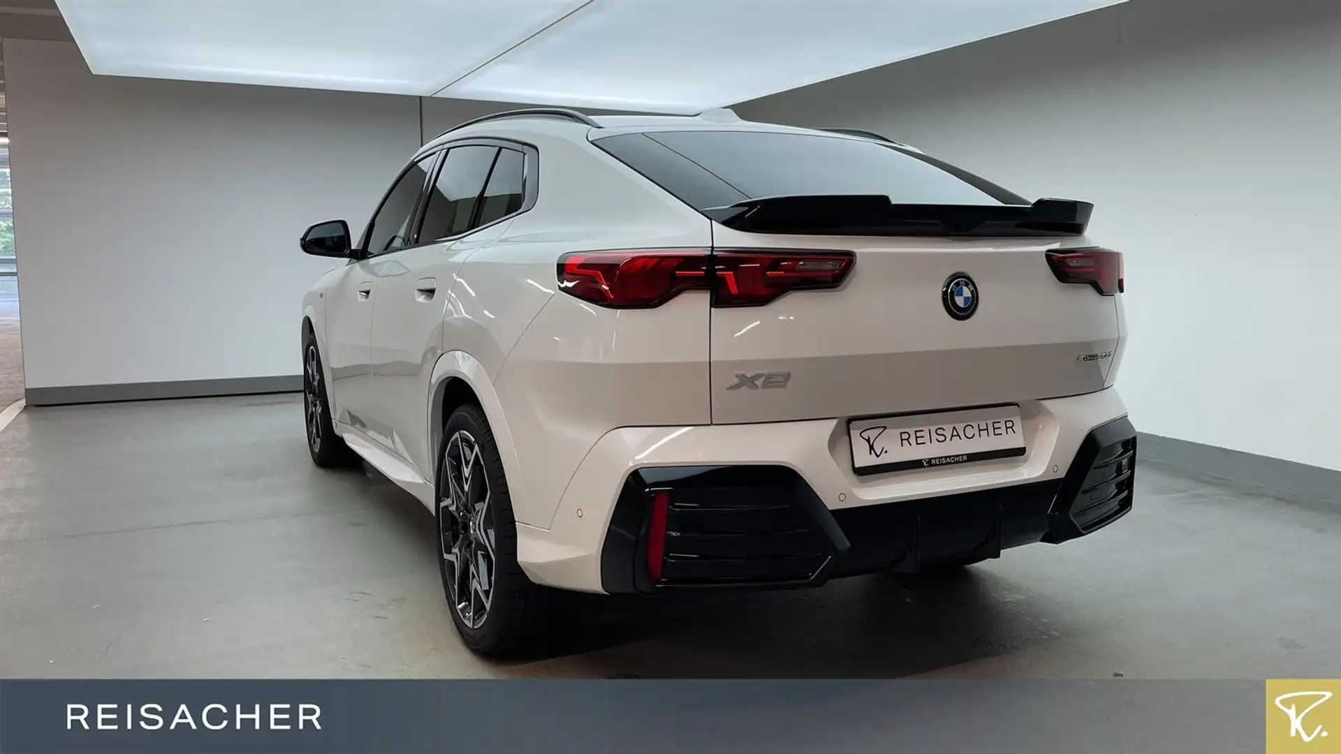 BMW X2 xDrive20d A M-Sport,M-Sport PRO,AHK,el.Sitz+M Weiß - 2