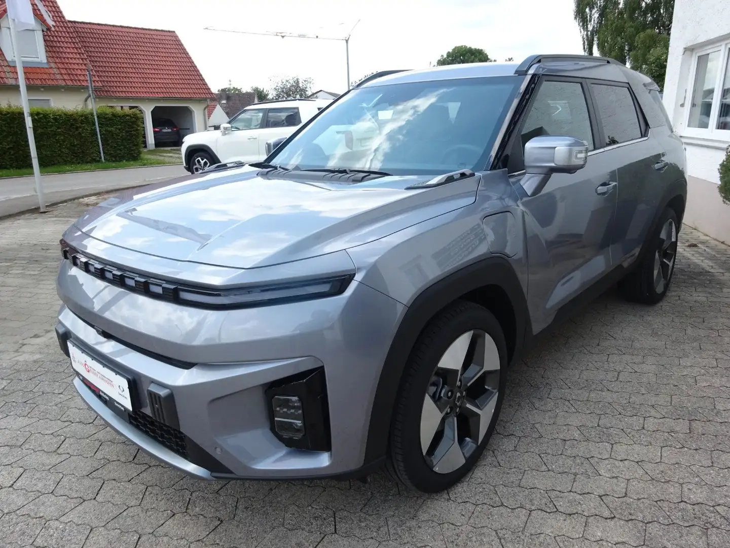SsangYong Torres EVX Titanium*AT *NAVI*WÄRMEPUMPE* Grau - 2