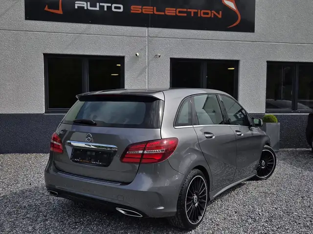 Mercedes-Benz B Class view 2