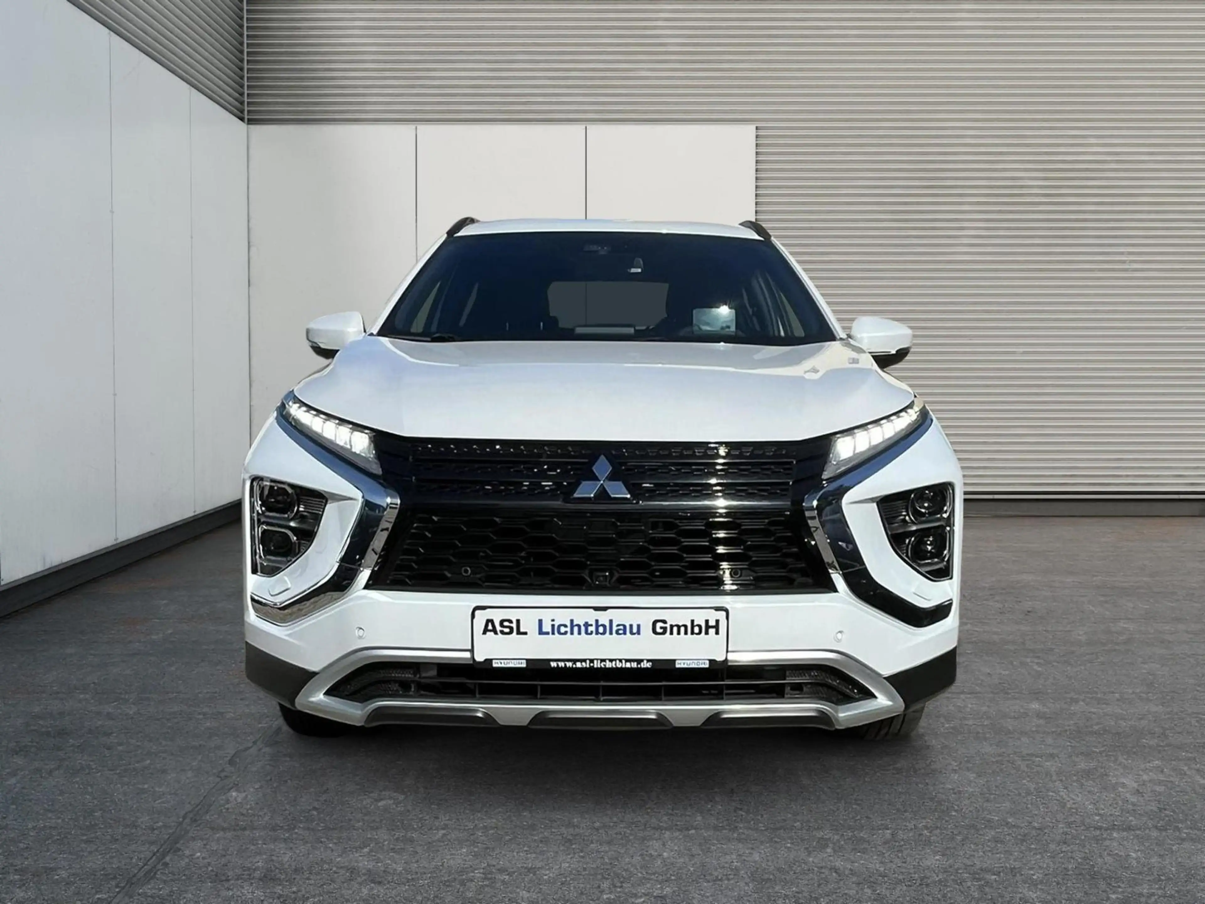 Mitsubishi Eclipse Cross 2.4 MIVEC Eclipse Cross Hybrid INTRO — photo 2