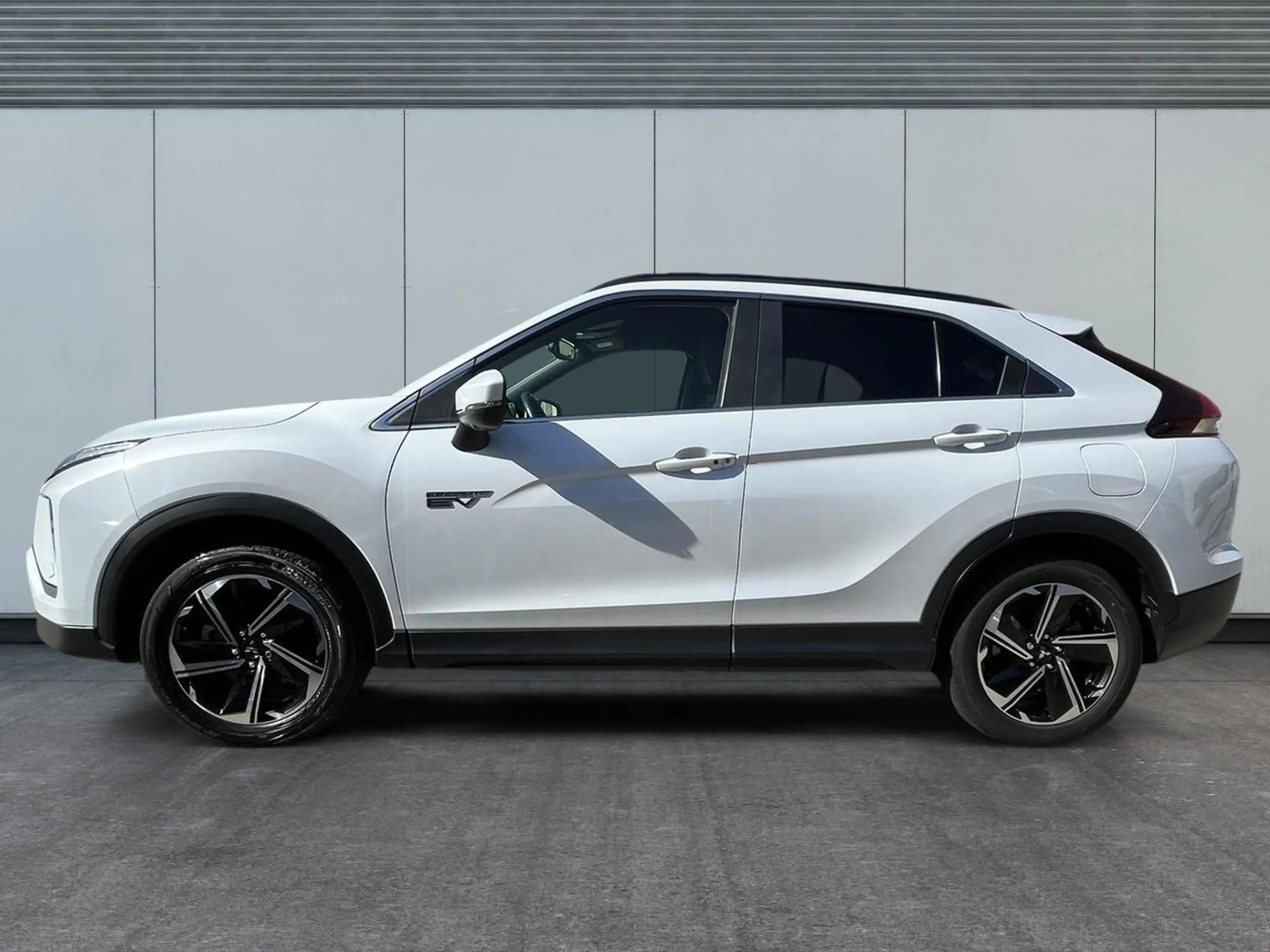 Mitsubishi Eclipse Cross 2.4 MIVEC Eclipse Cross Hybrid INTRO — photo 8
