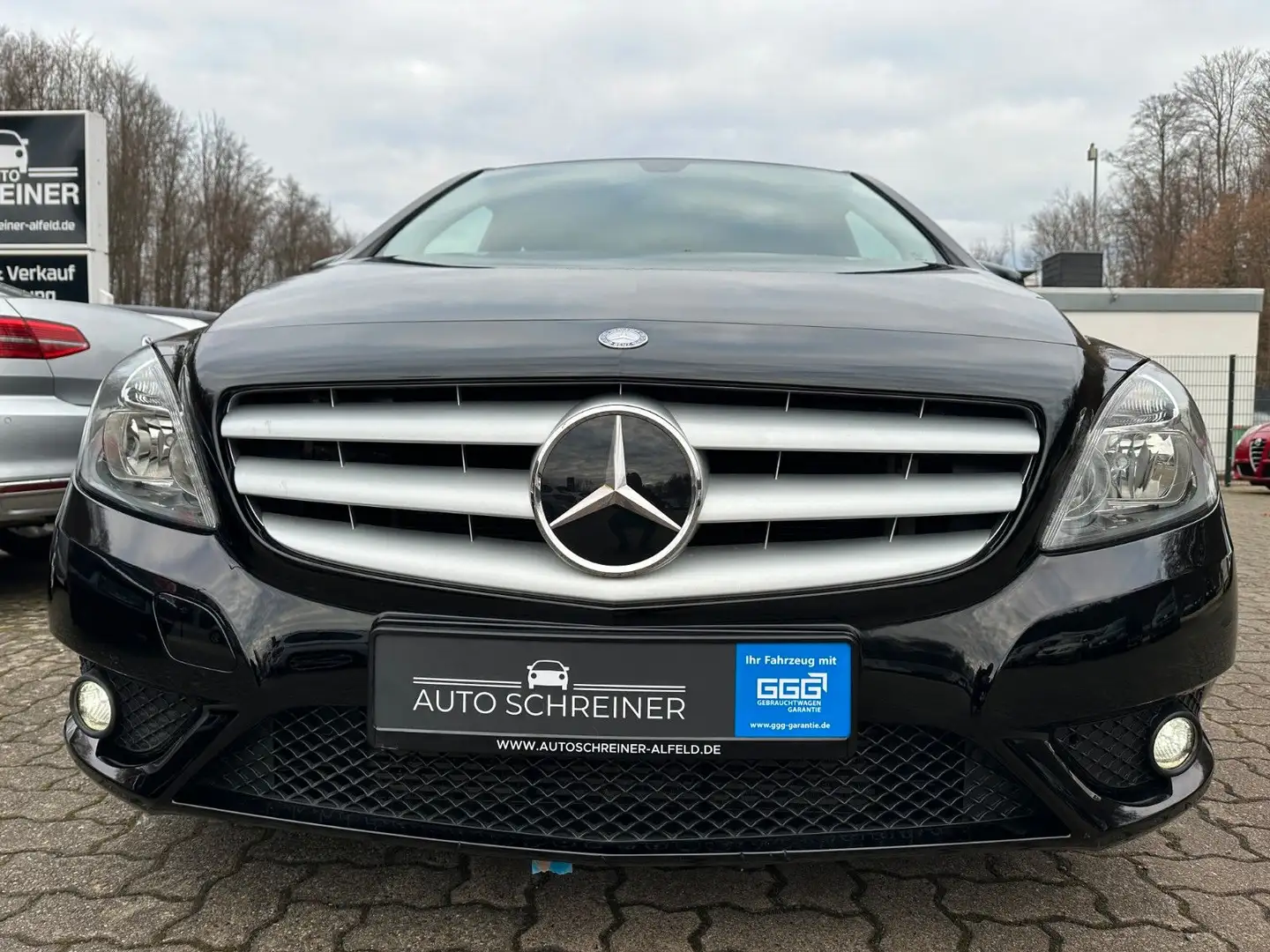 Mercedes-Benz B 180 AUTOMATIK TEMPOMAT NAVI SHZ Zwart - 2