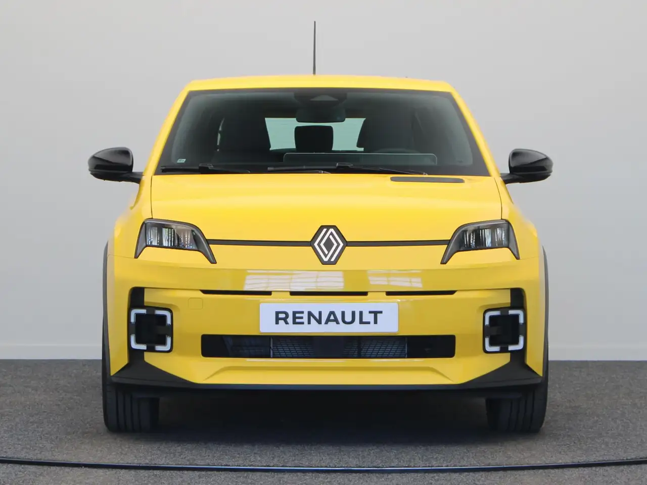 Renault R 5 2026 — фото 6