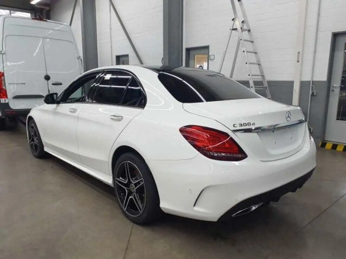 Mercedes-Benz C 300 d 3x AMG PANO*DISTR+*Wide*Sitzkl.*Burm*360° Weiß - 2