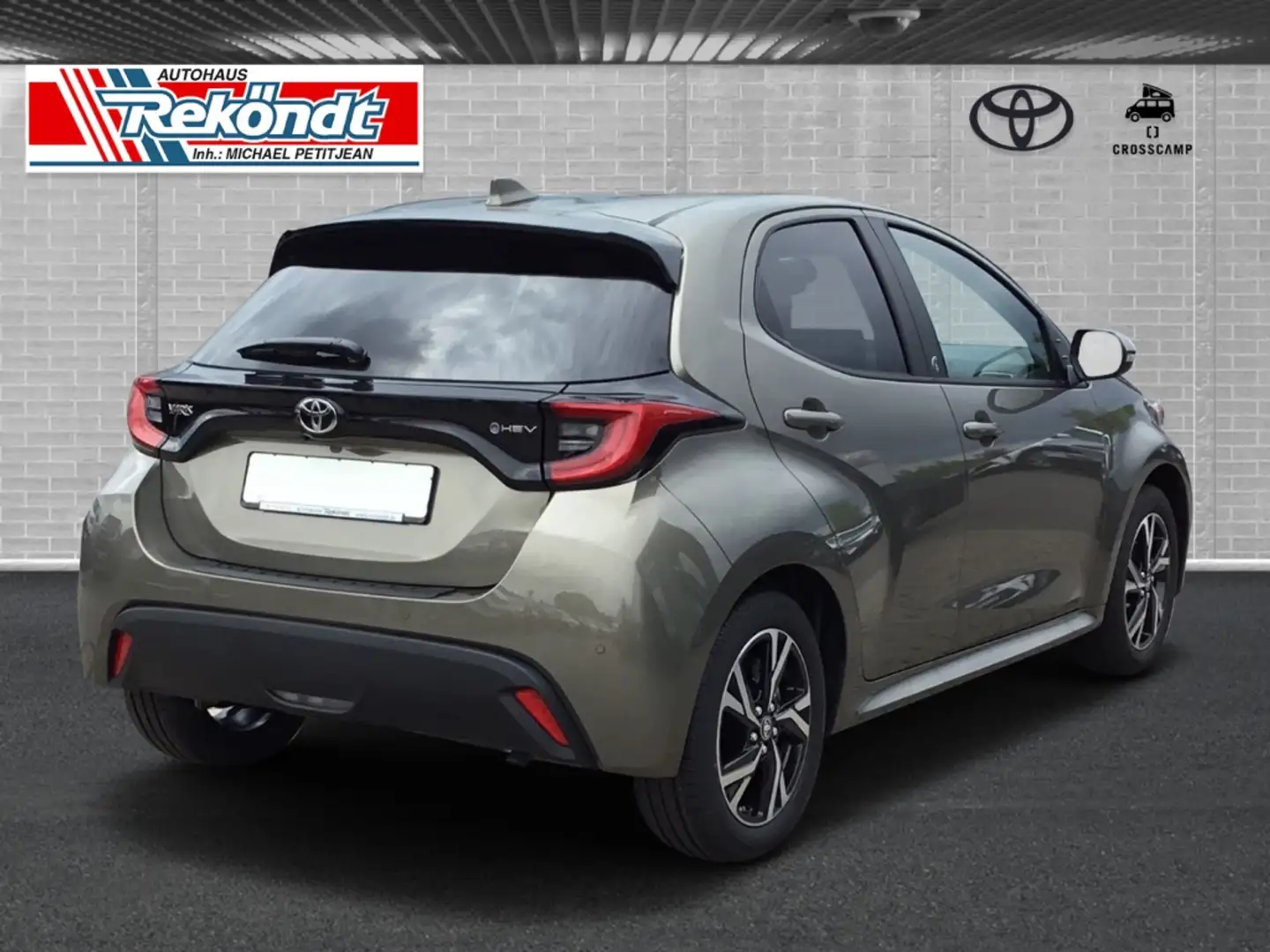 Toyota Yaris Hybrid 1.5 Dual-VVT-iE Team Deutschland ACC RFK SH Bronze - 2