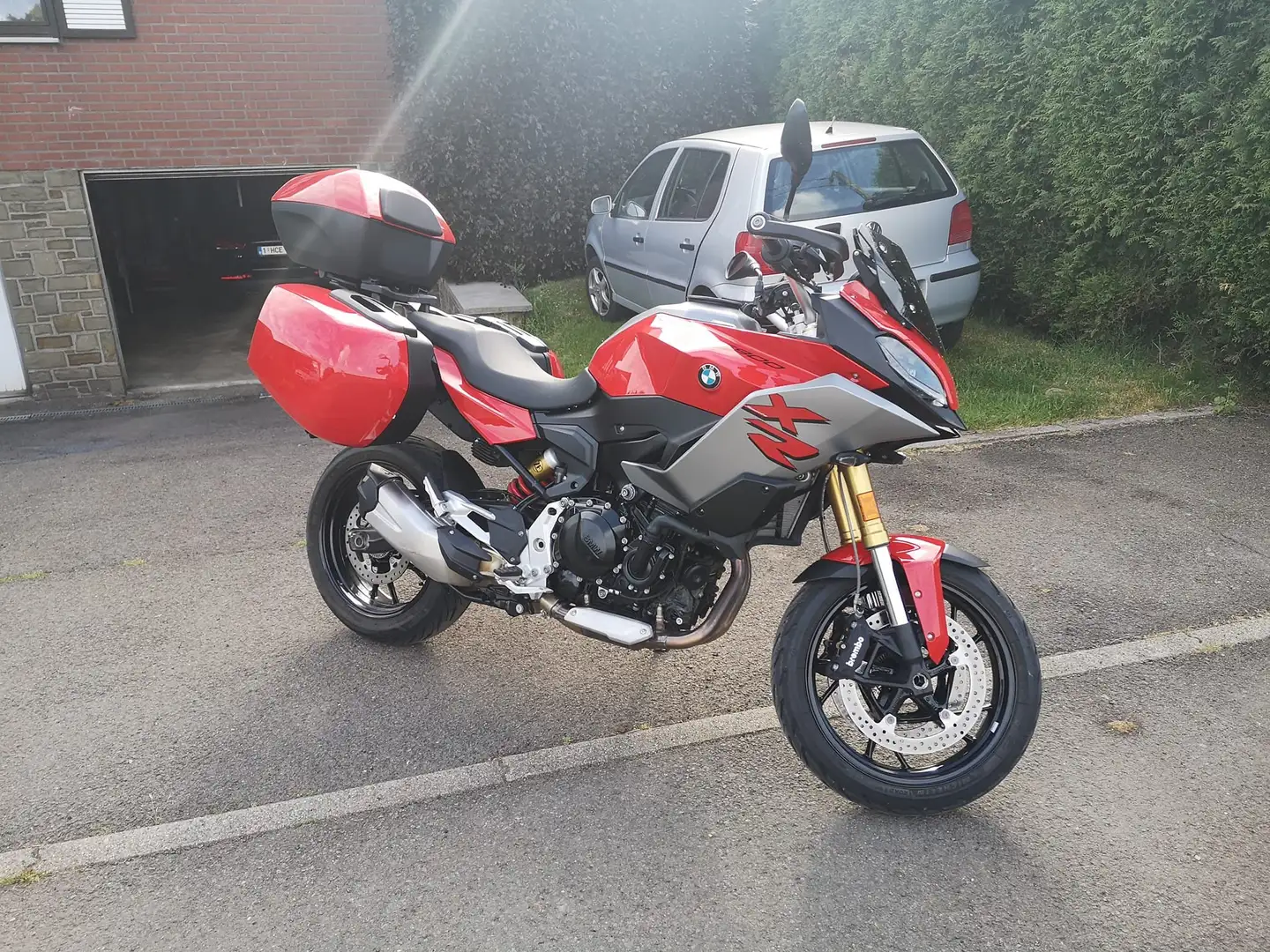 BMW F 900 XR crvena - 1